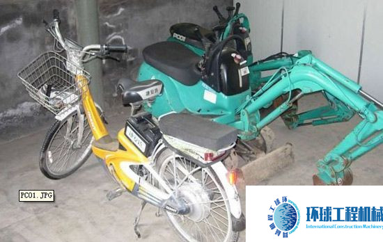 世界上最小的挖掘機(jī) (4)