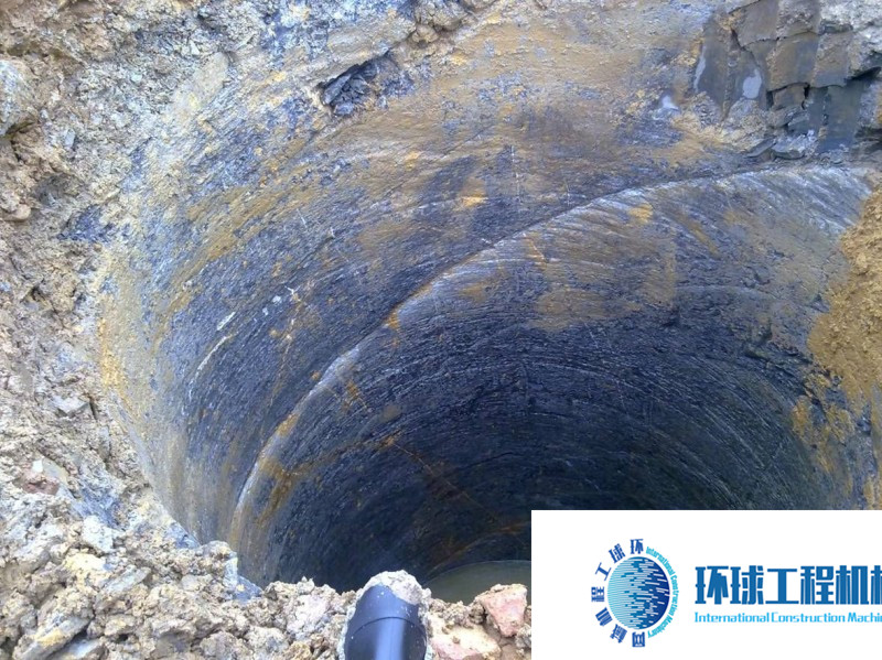 寶峨BG40旋挖鉆機(jī)現(xiàn)場(chǎng)施工 (3)