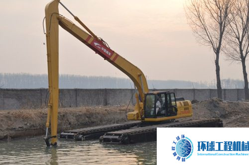 南車挖掘機(jī)施工 (4)